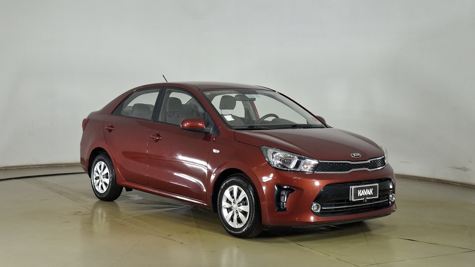 KIA Soluto — foto 3 de 17