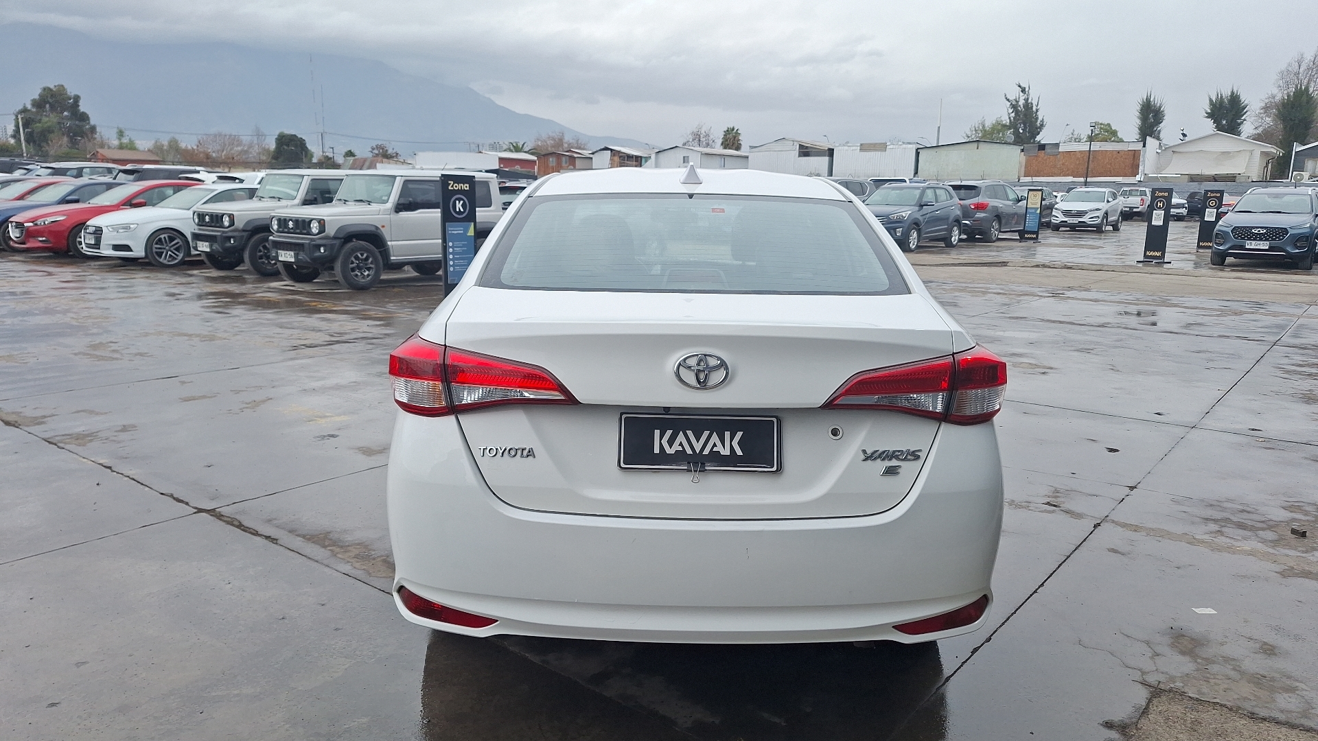Toyota Yaris — foto 3 de 15