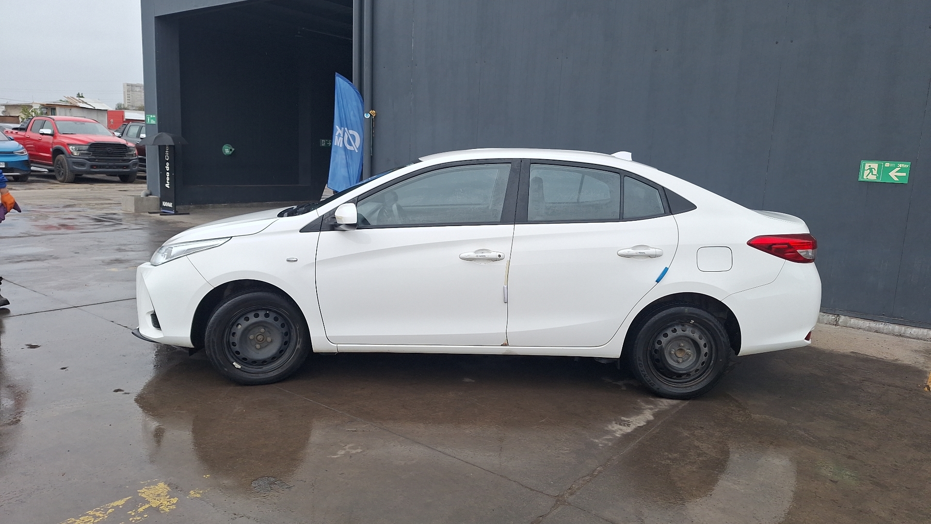 Toyota Yaris — foto 2 de 15