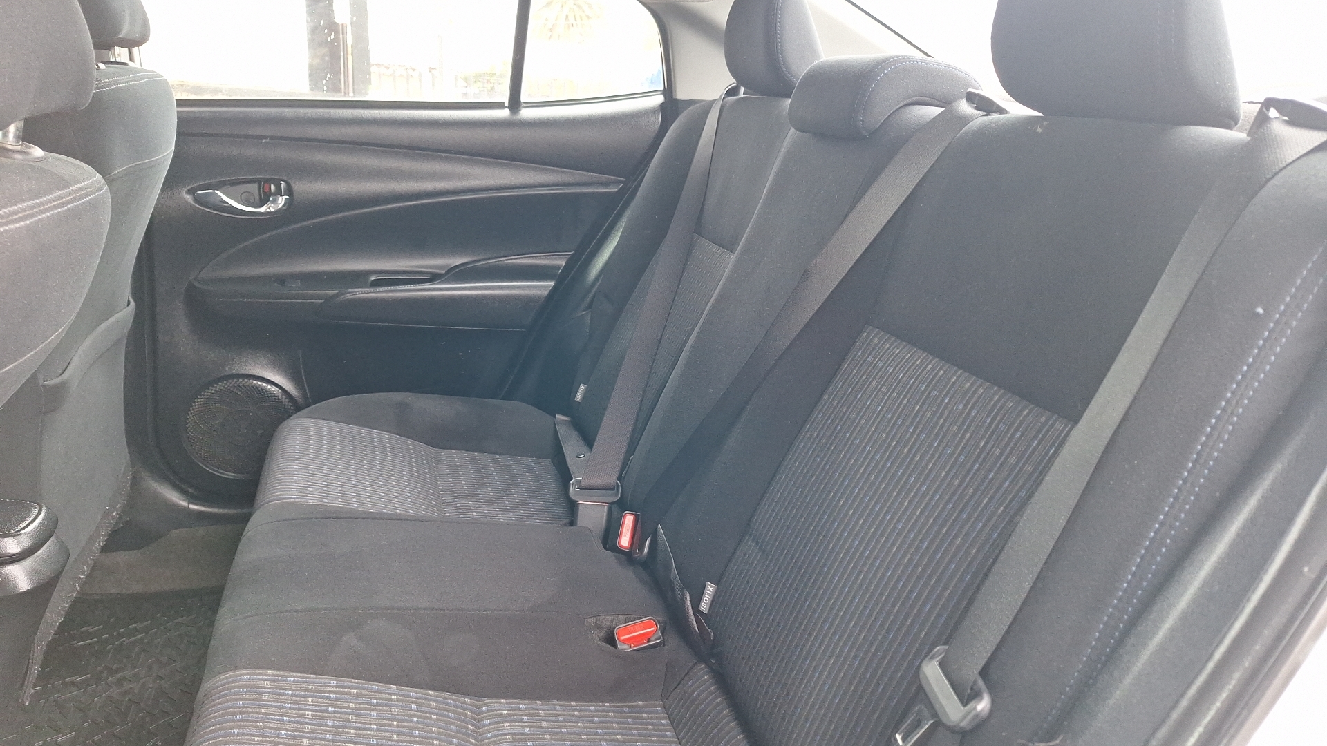 Toyota Yaris — foto 14 de 15