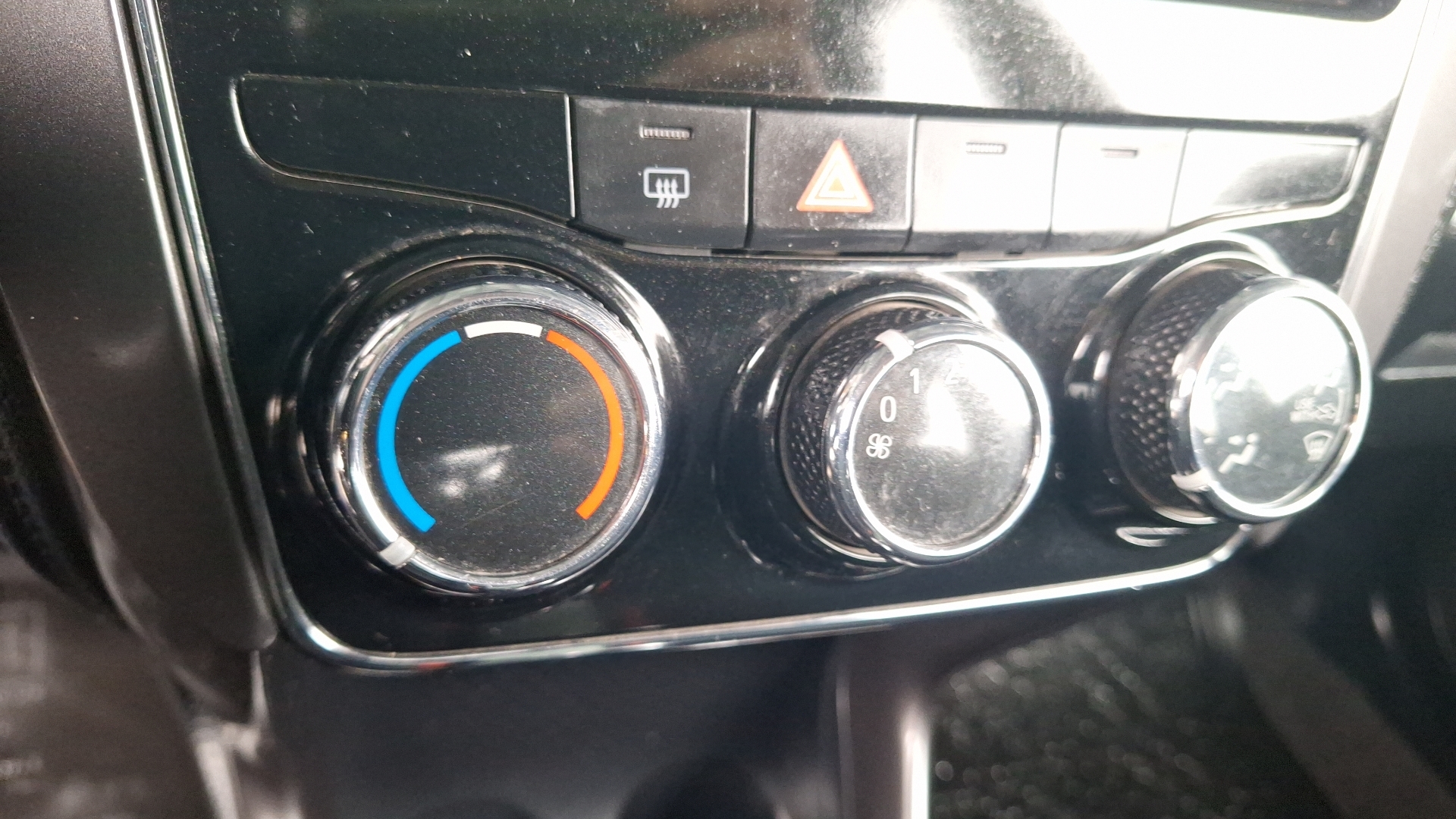 Toyota Yaris — foto 15 de 15