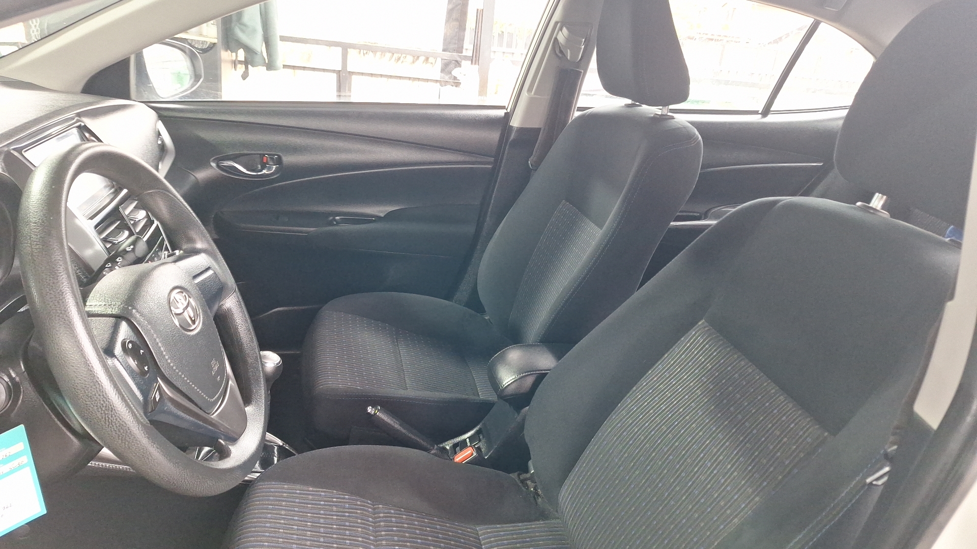 Toyota Yaris — foto 13 de 15