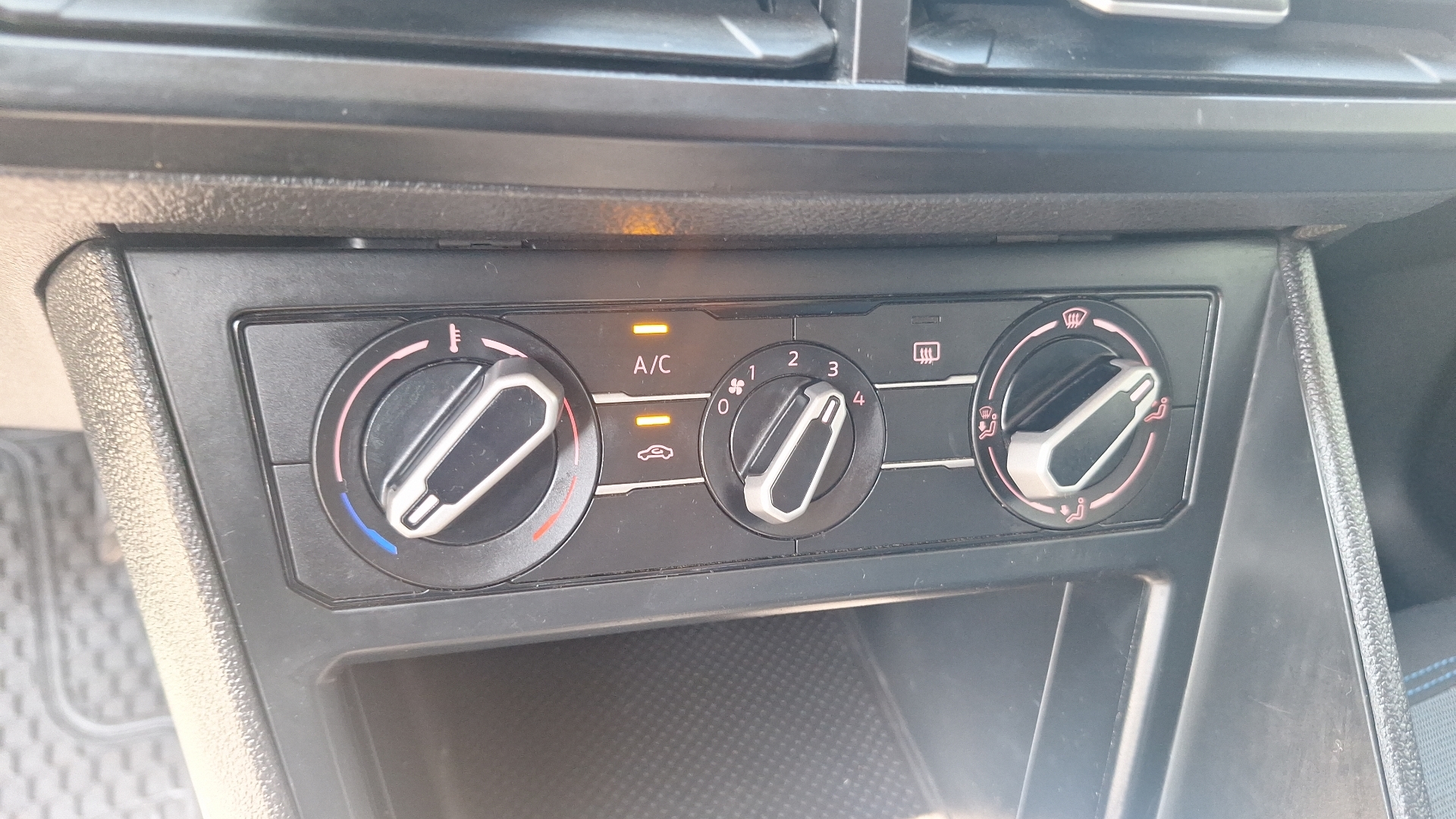 Volkswagen Nivus — foto 15 de 15
