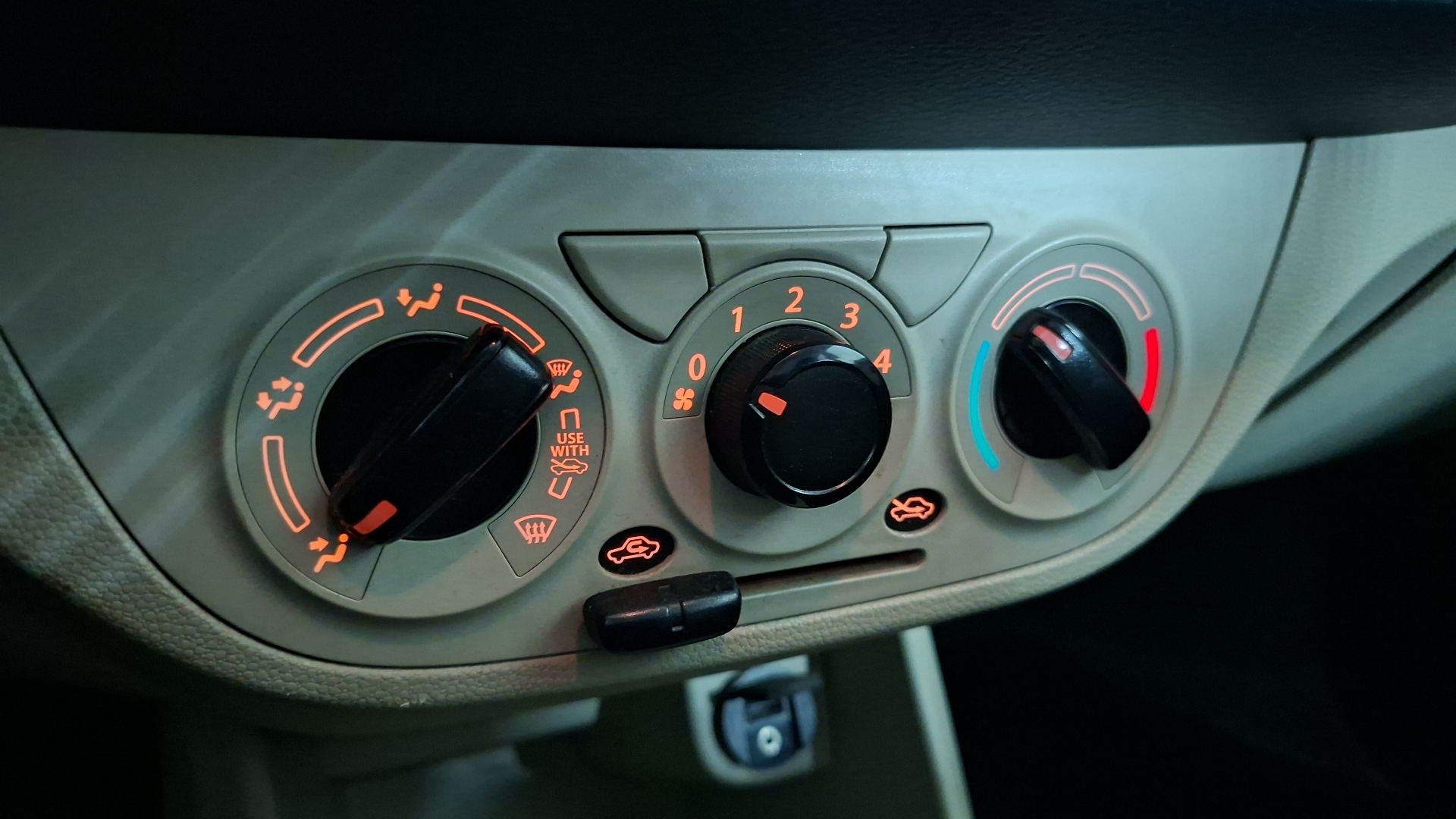 Suzuki Alto — foto 14 de 15