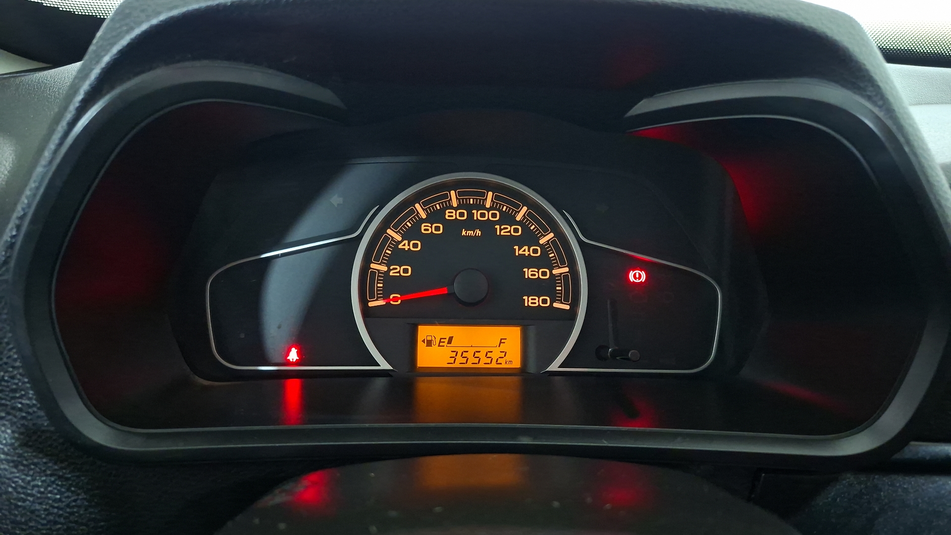 Suzuki Alto — foto 9 de 15