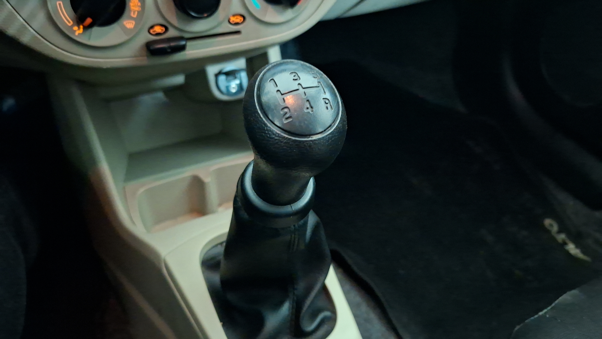 Suzuki Alto — foto 11 de 15