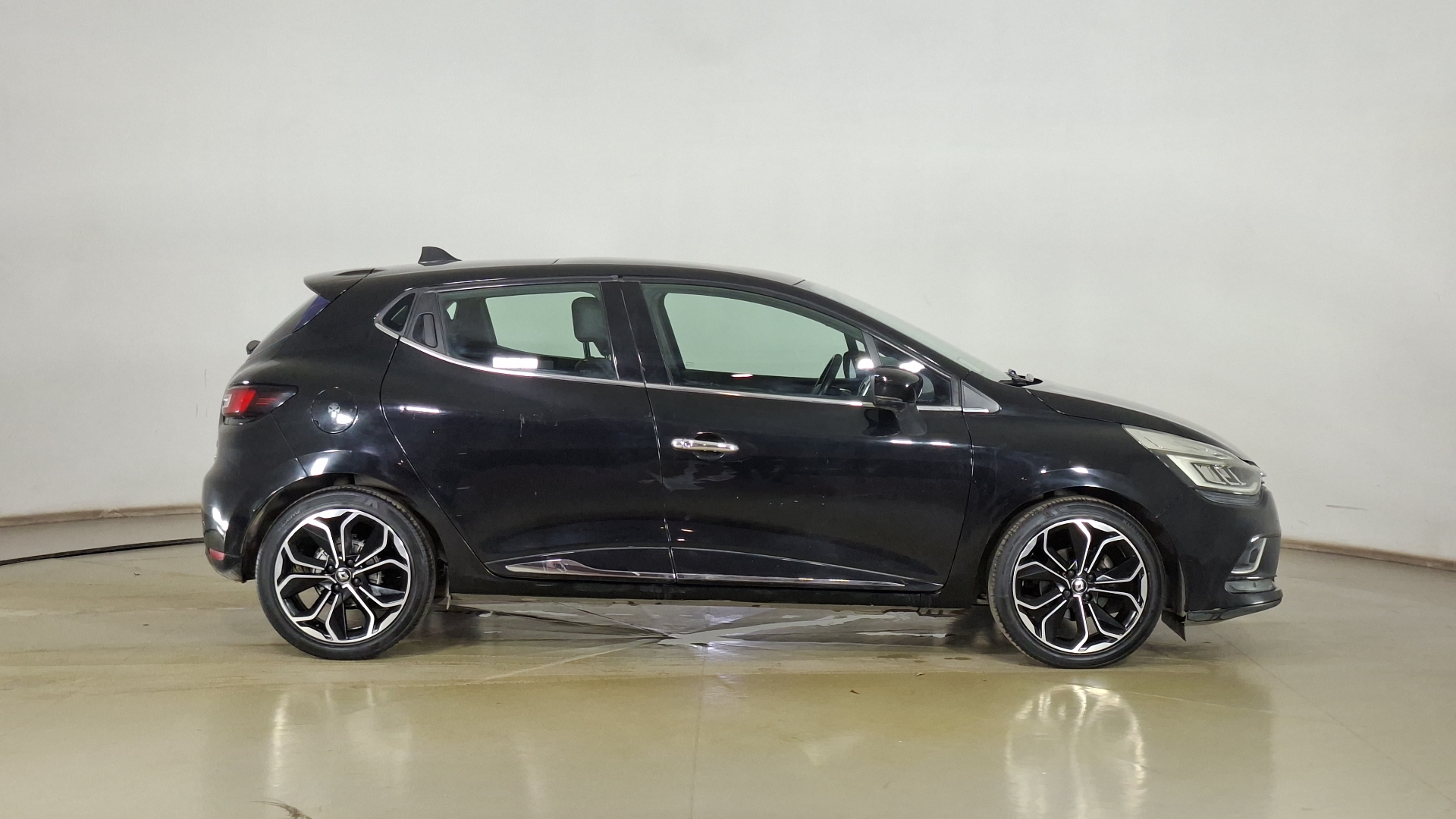 Renault Clio — foto 4 de 17
