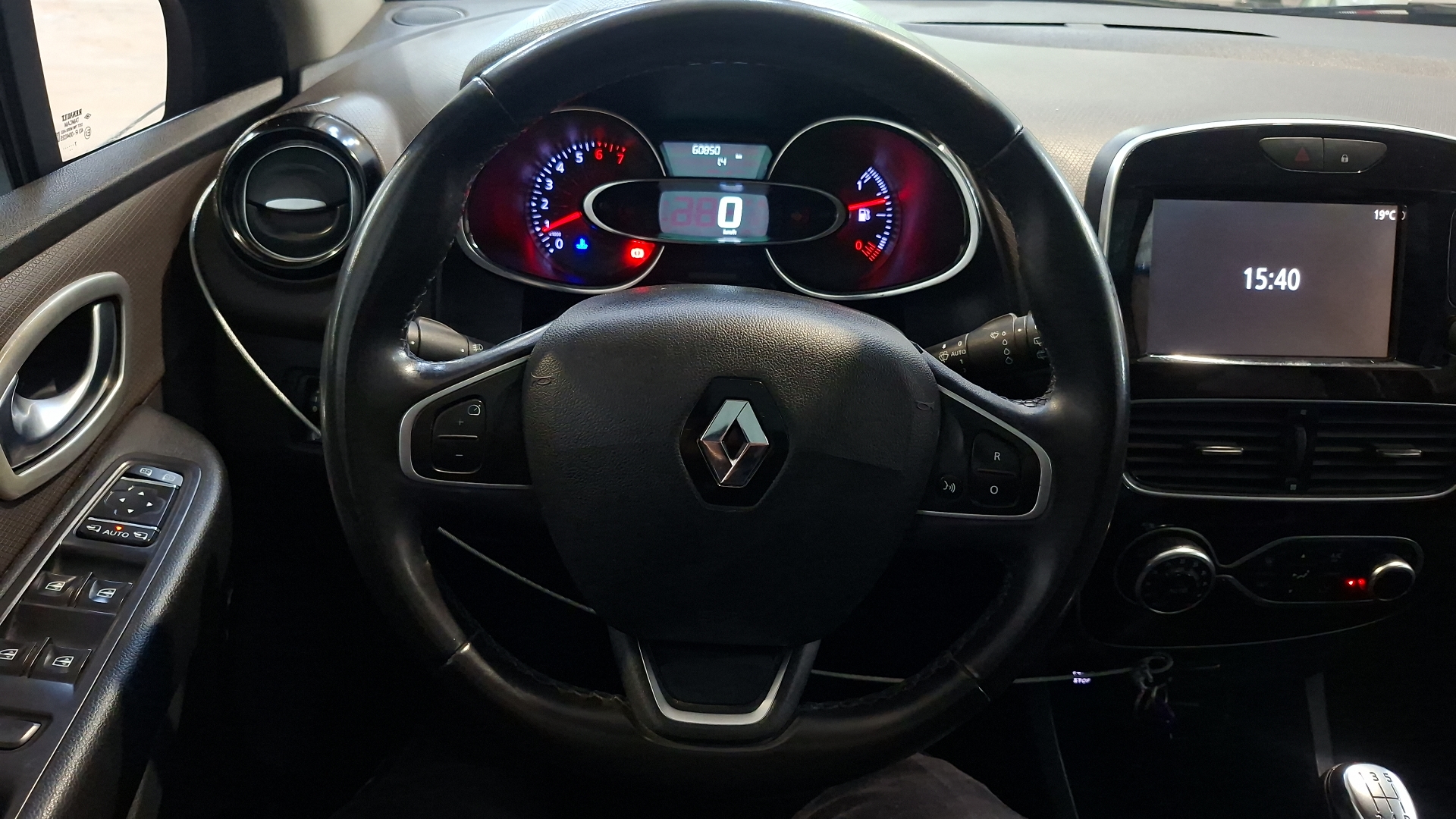 Renault Clio — foto 8 de 17