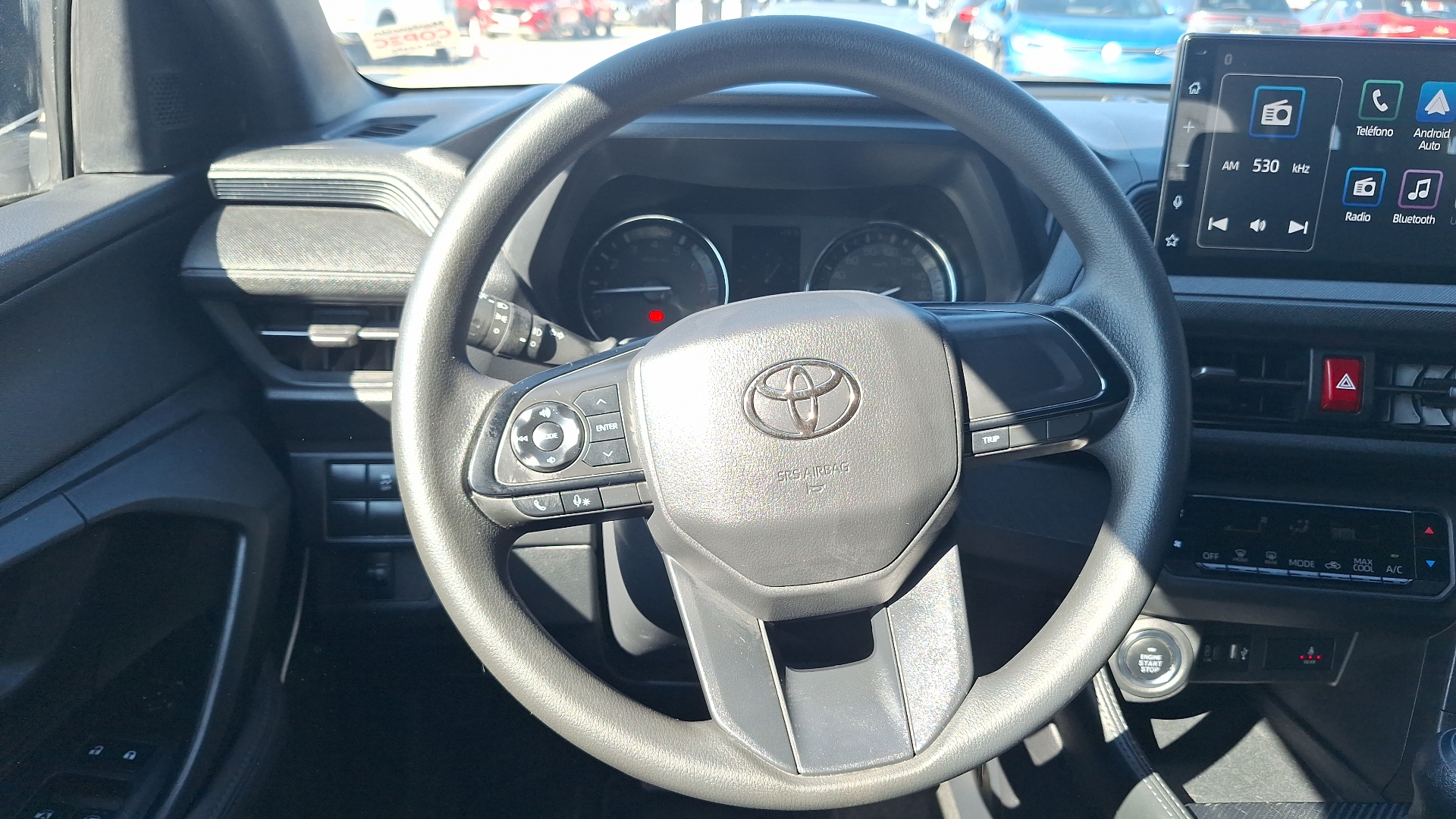 Toyota Yaris Cross — foto 8 de 15