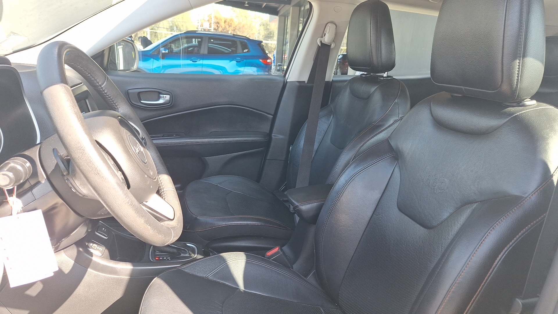 Jeep Compass — foto 14 de 15