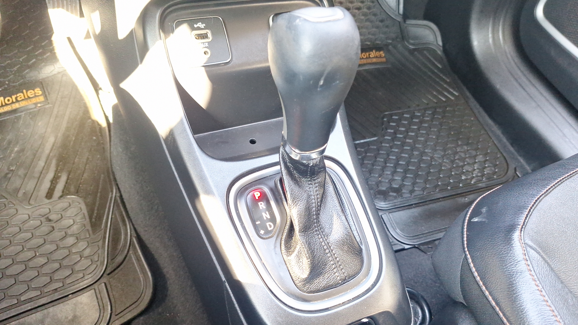 Jeep Compass — foto 11 de 15