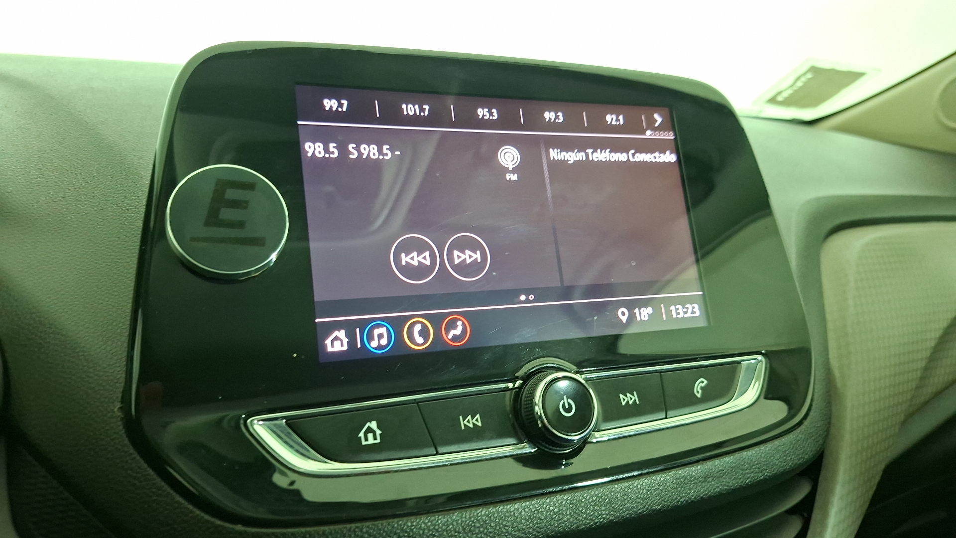 Chevrolet Onix — foto 10 de 15