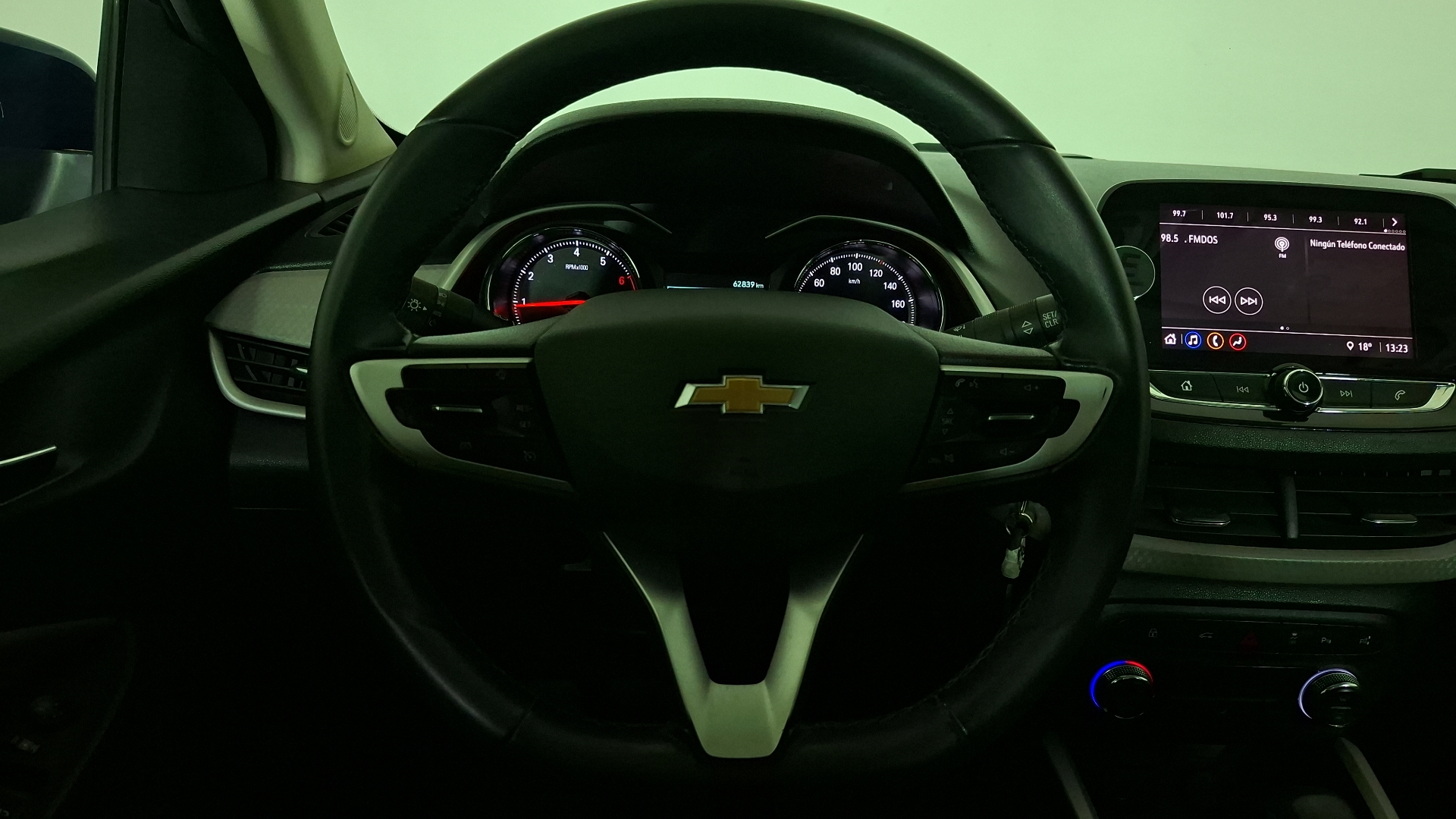 Chevrolet Onix — foto 8 de 15
