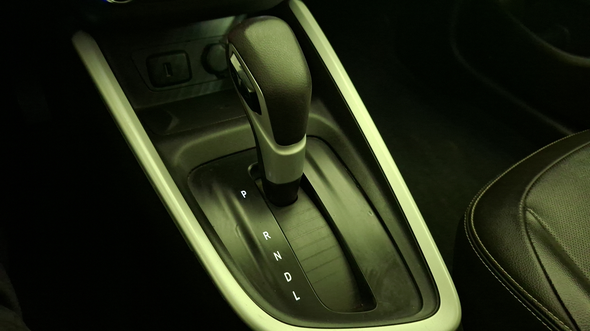 Chevrolet Onix — foto 11 de 15