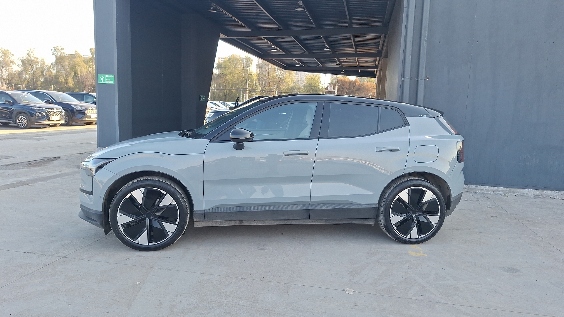 Volvo Ex30 — foto 2 de 16