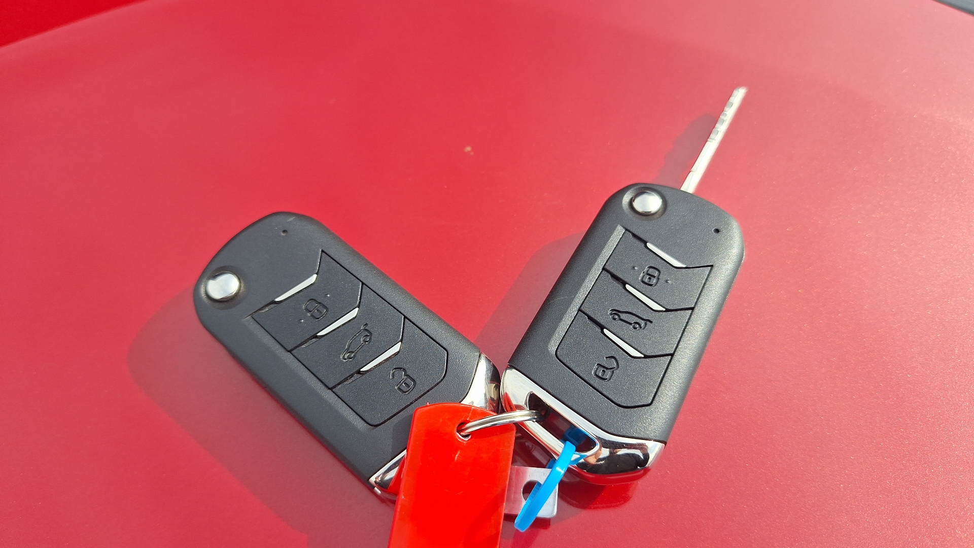 Mahindra Xuv300 — foto 7 de 14
