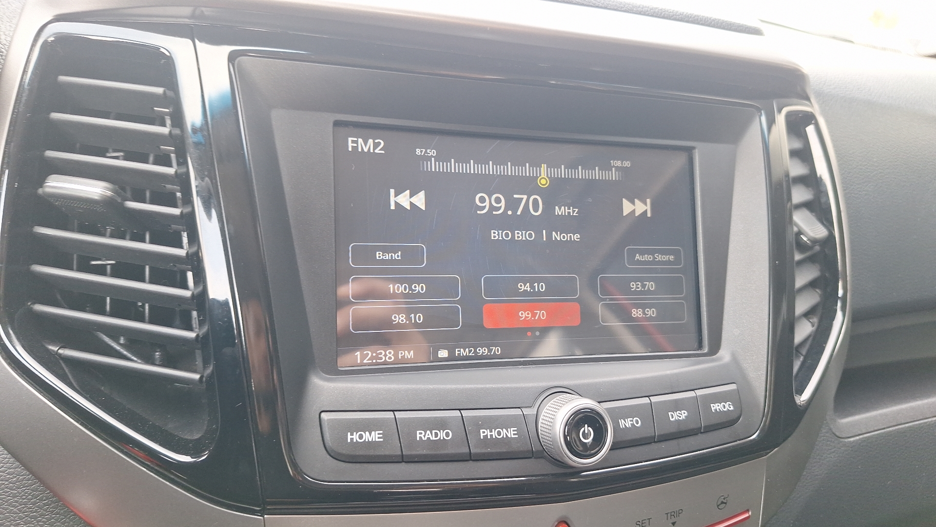 Mahindra Xuv300 — foto 10 de 14
