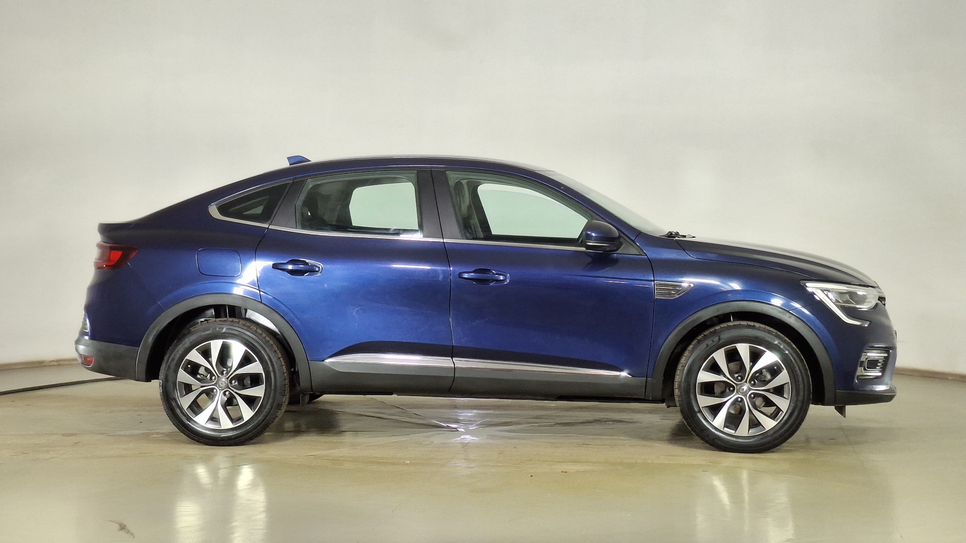 Renault Arkana — foto 4 de 16