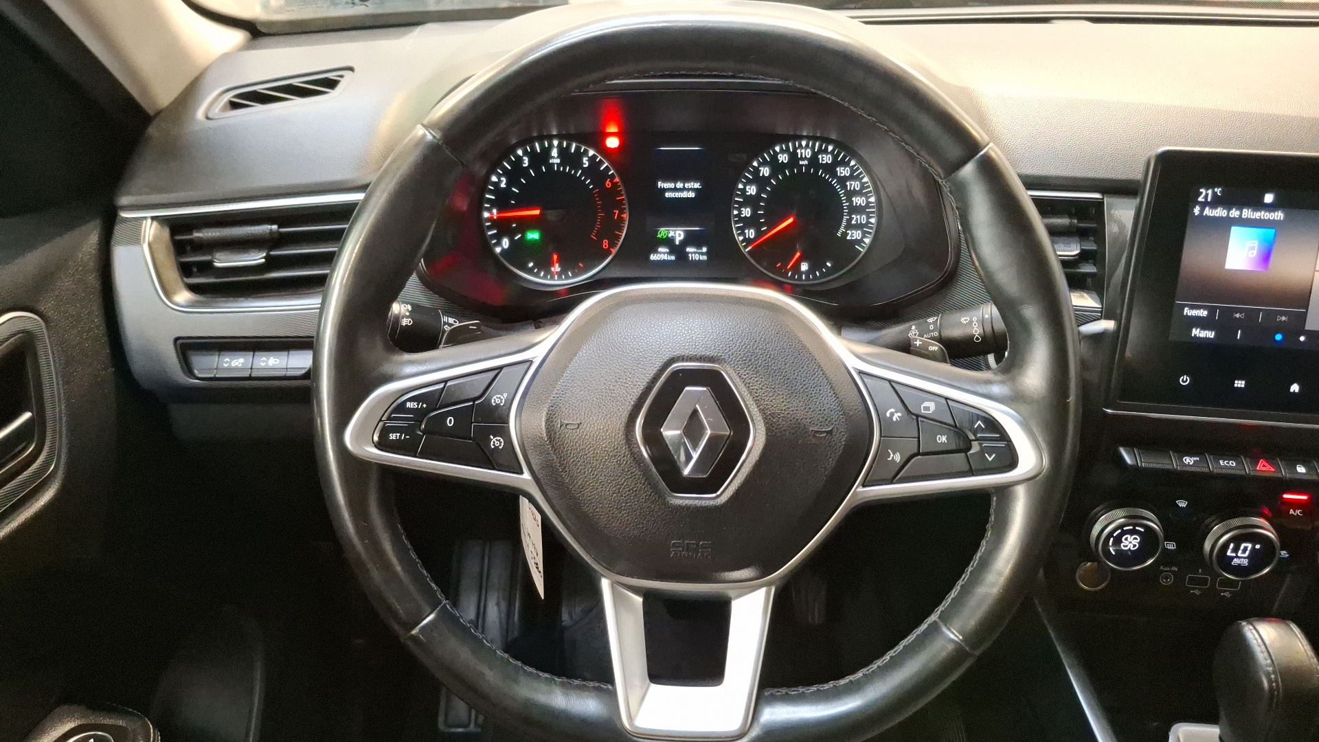 Renault Arkana — foto 8 de 16