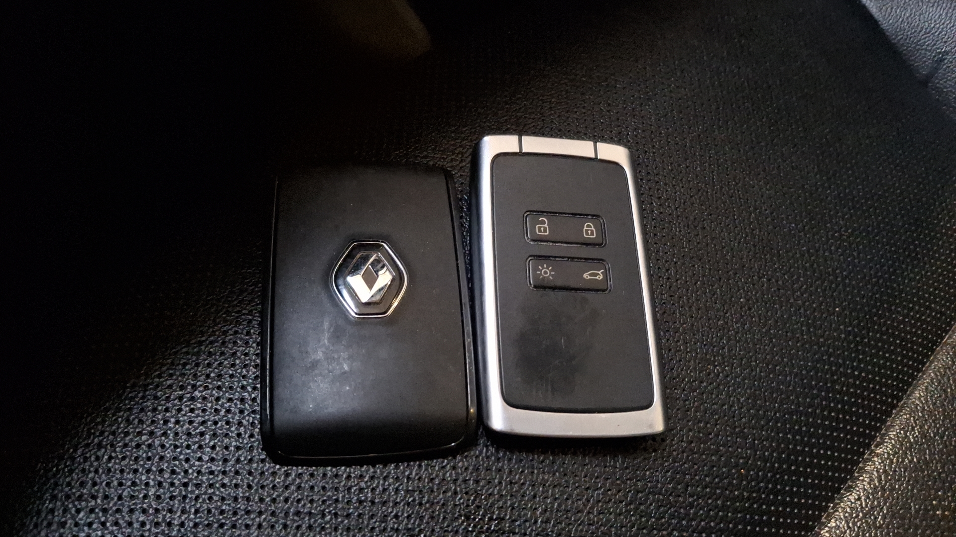 Renault Arkana — foto 16 de 16