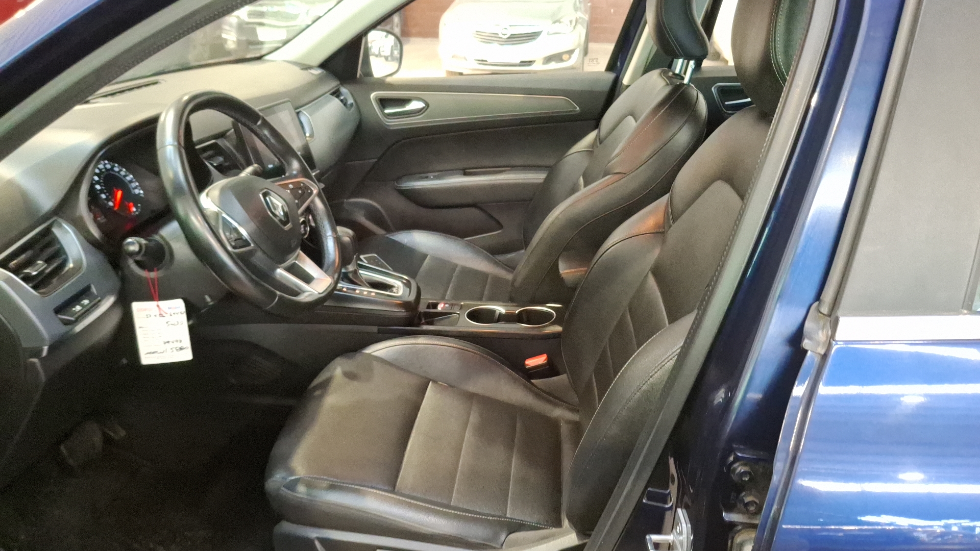 Renault Arkana — foto 13 de 16