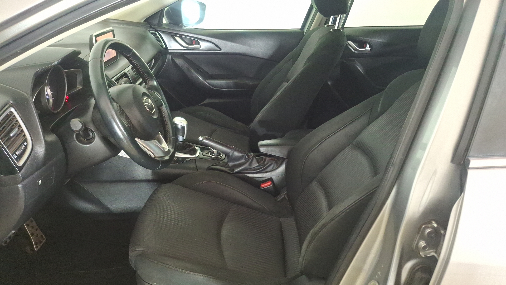 Mazda 3 — foto 13 de 17