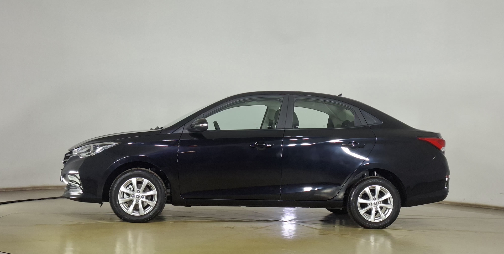 Changan Alsvin — foto 7 de 16