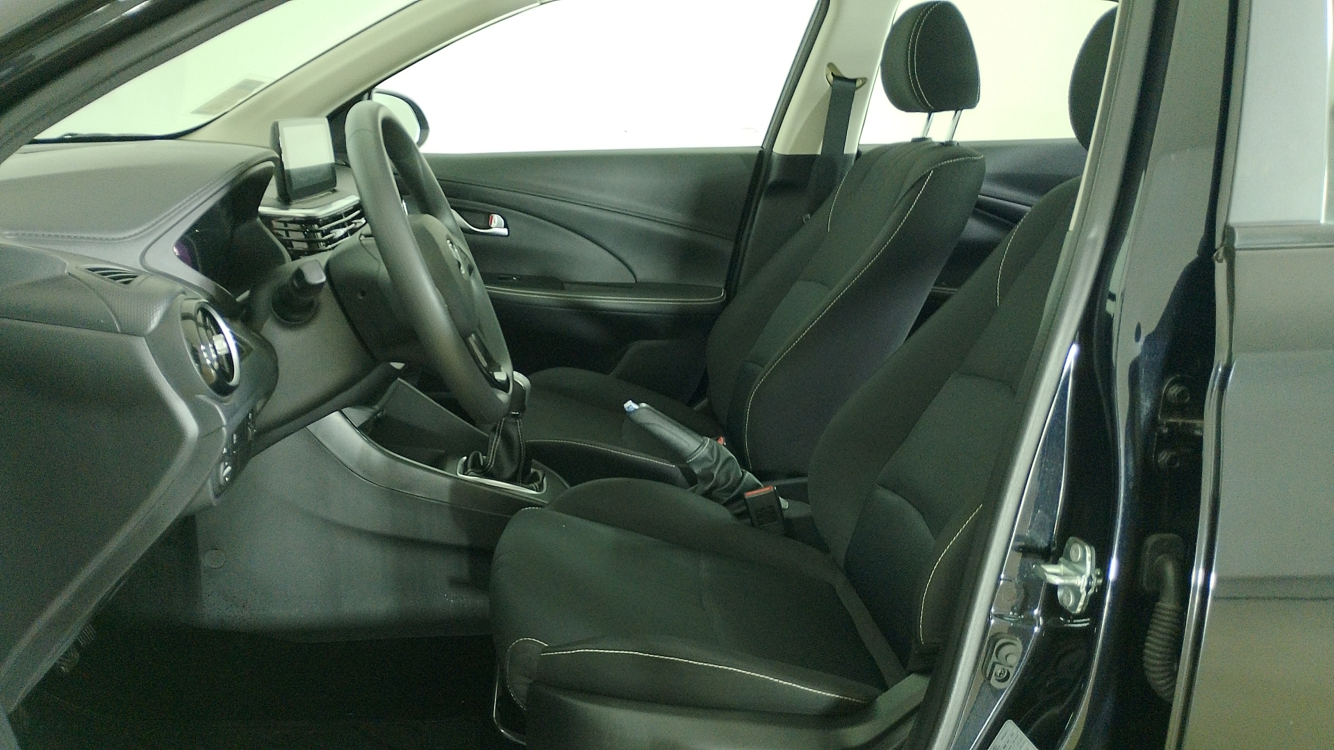 Changan Alsvin — foto 13 de 16
