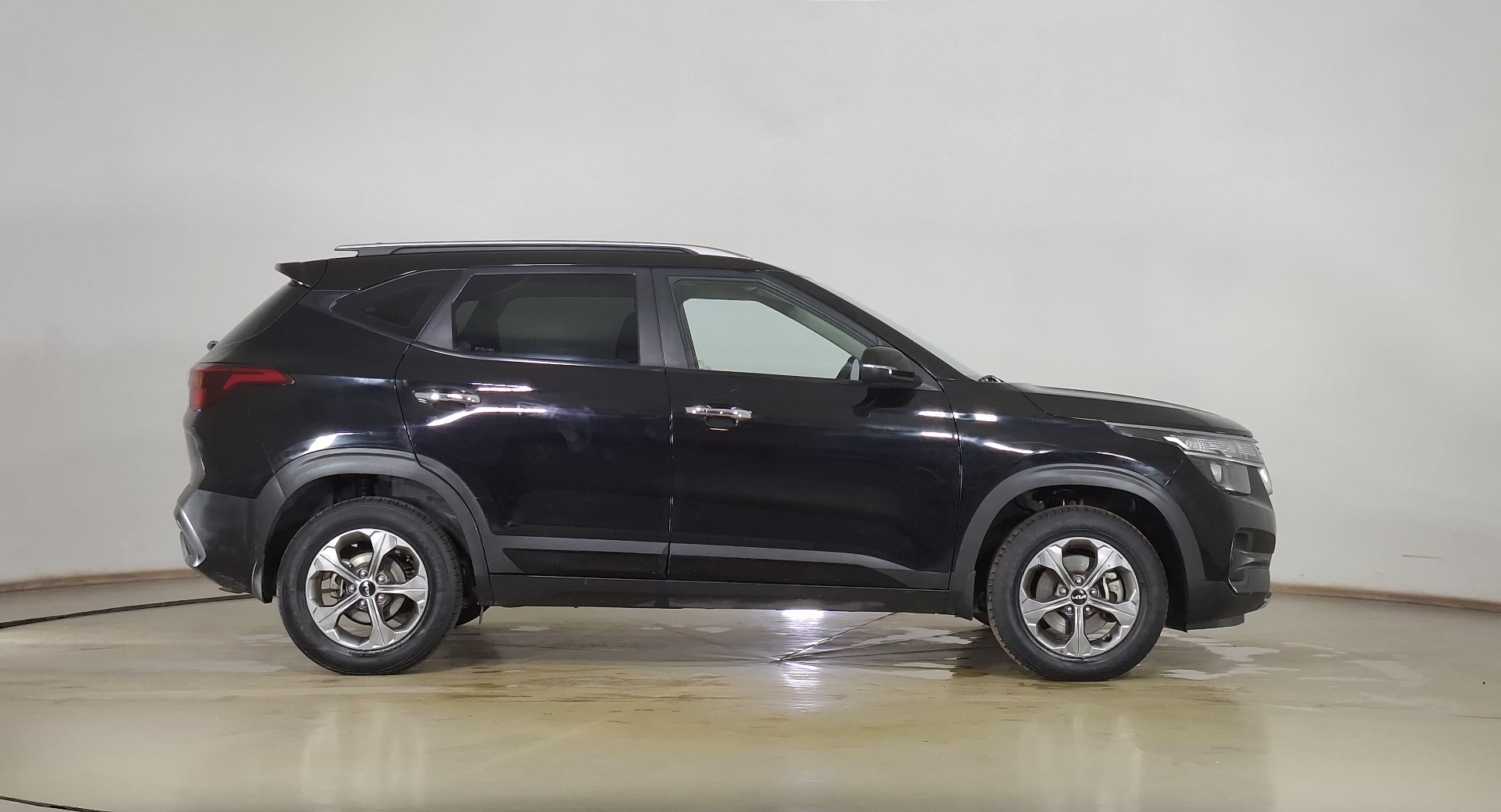 KIA Seltos — foto 4 de 16