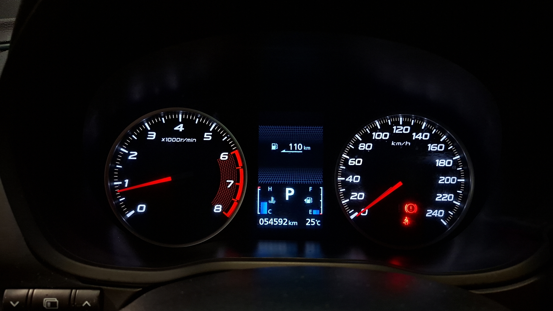 Mitsubishi Eclipse Cross — foto 9 de 16