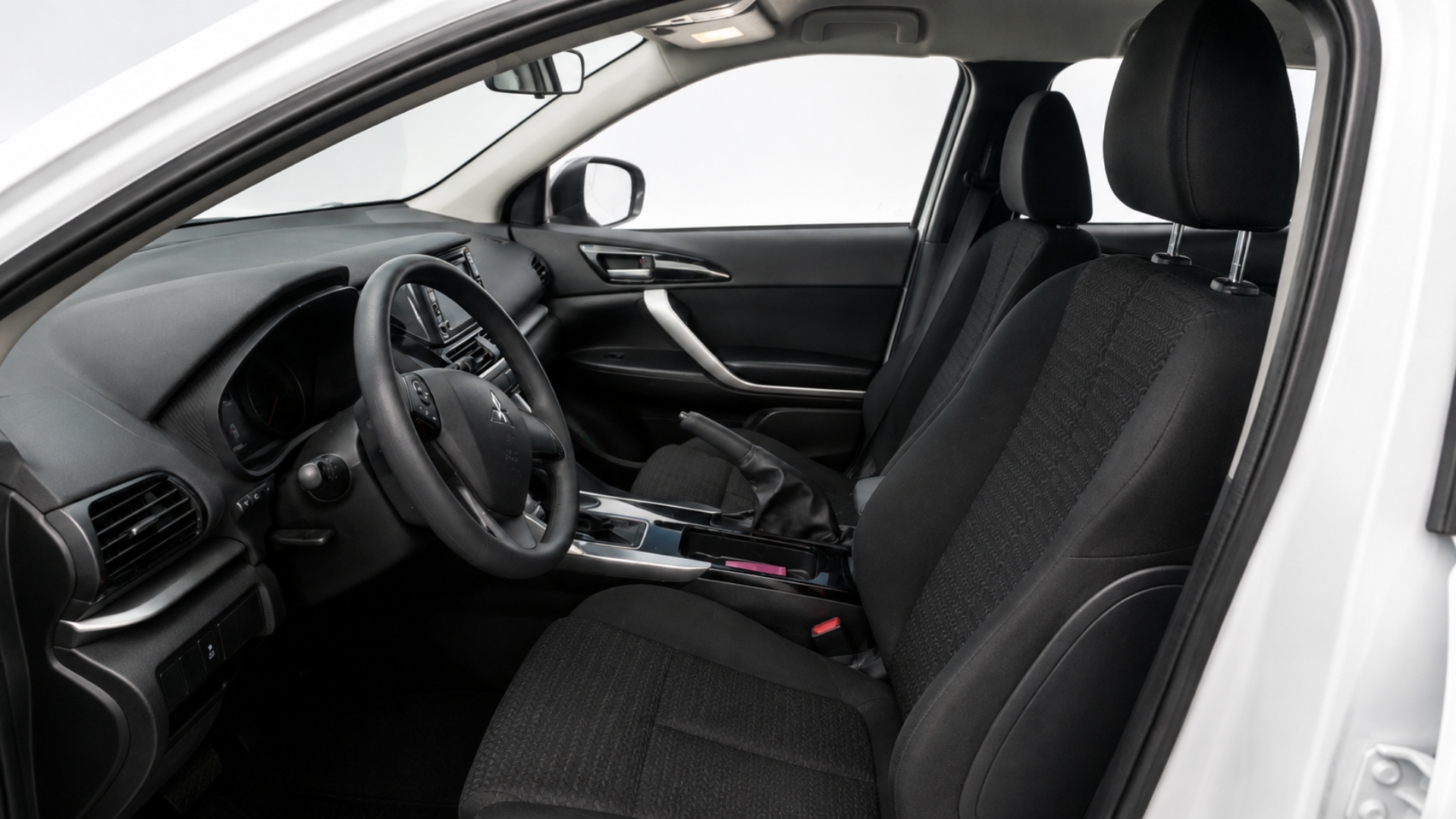 Mitsubishi Eclipse Cross — foto 13 de 16
