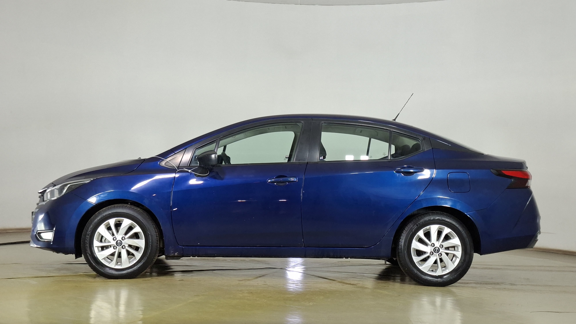 Nissan Versa — foto 7 de 15