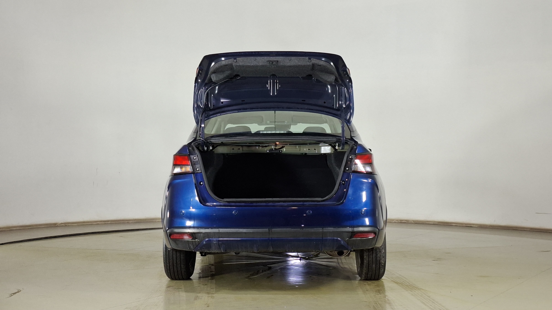 Nissan Versa — foto 6 de 15
