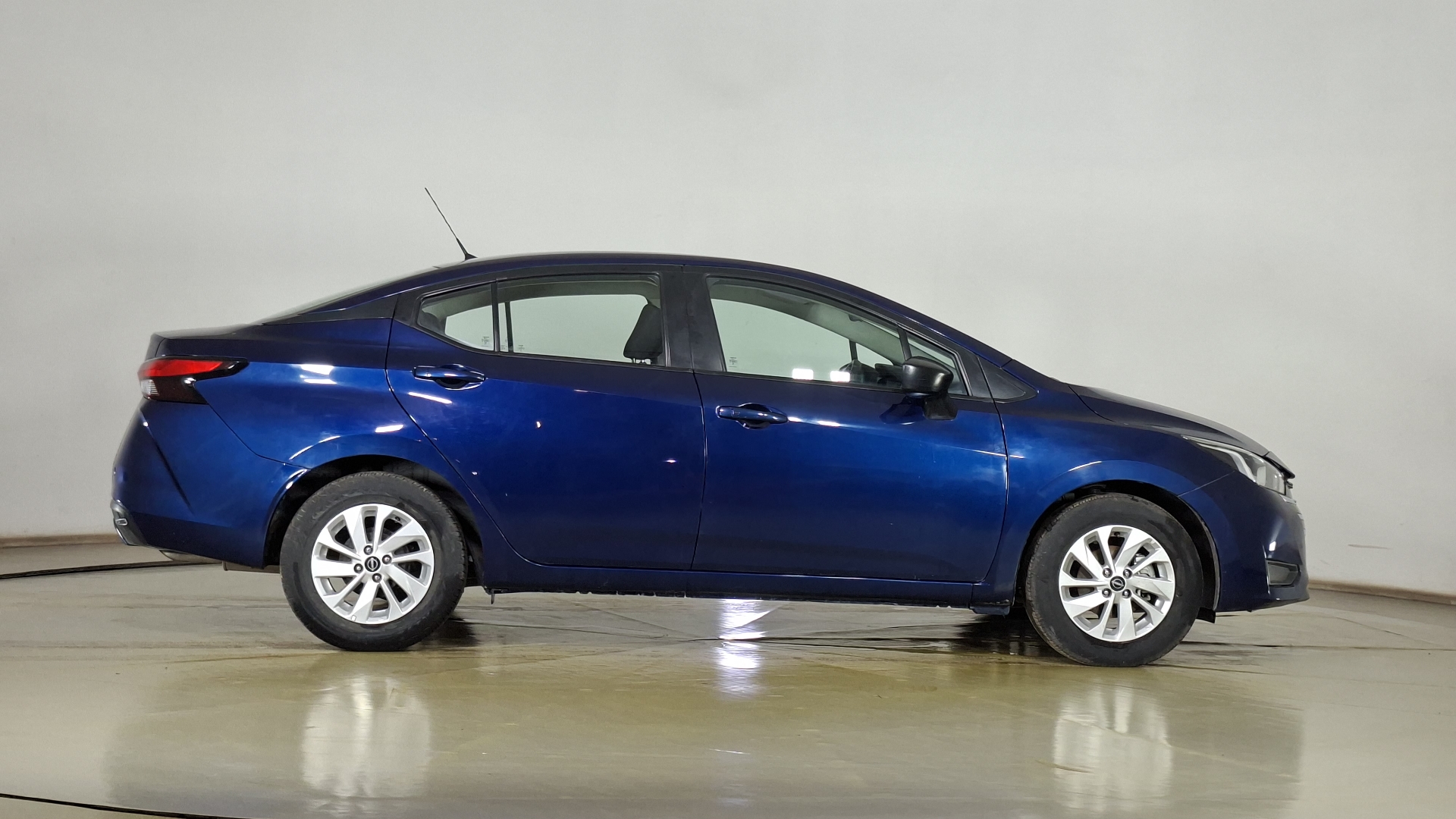 Nissan Versa — foto 4 de 15