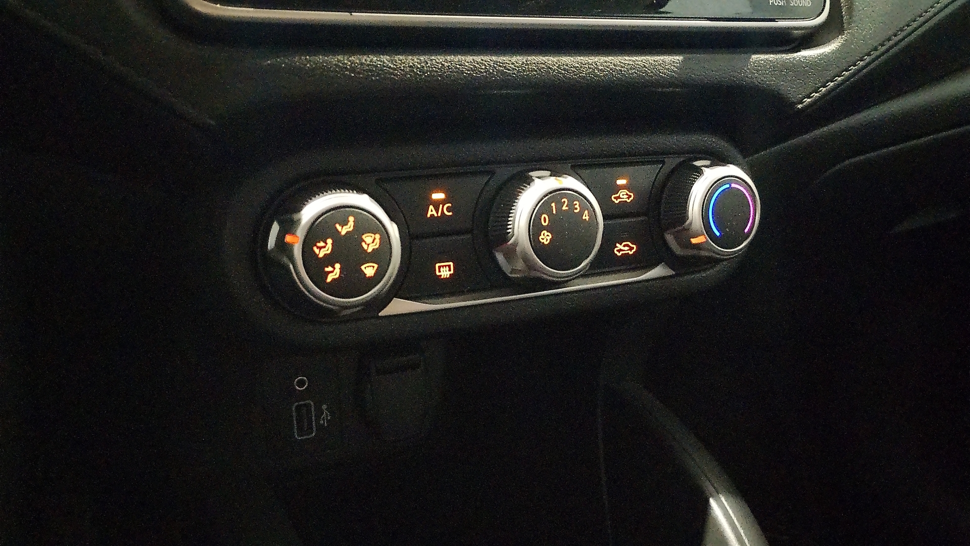 Nissan Versa — foto 14 de 15