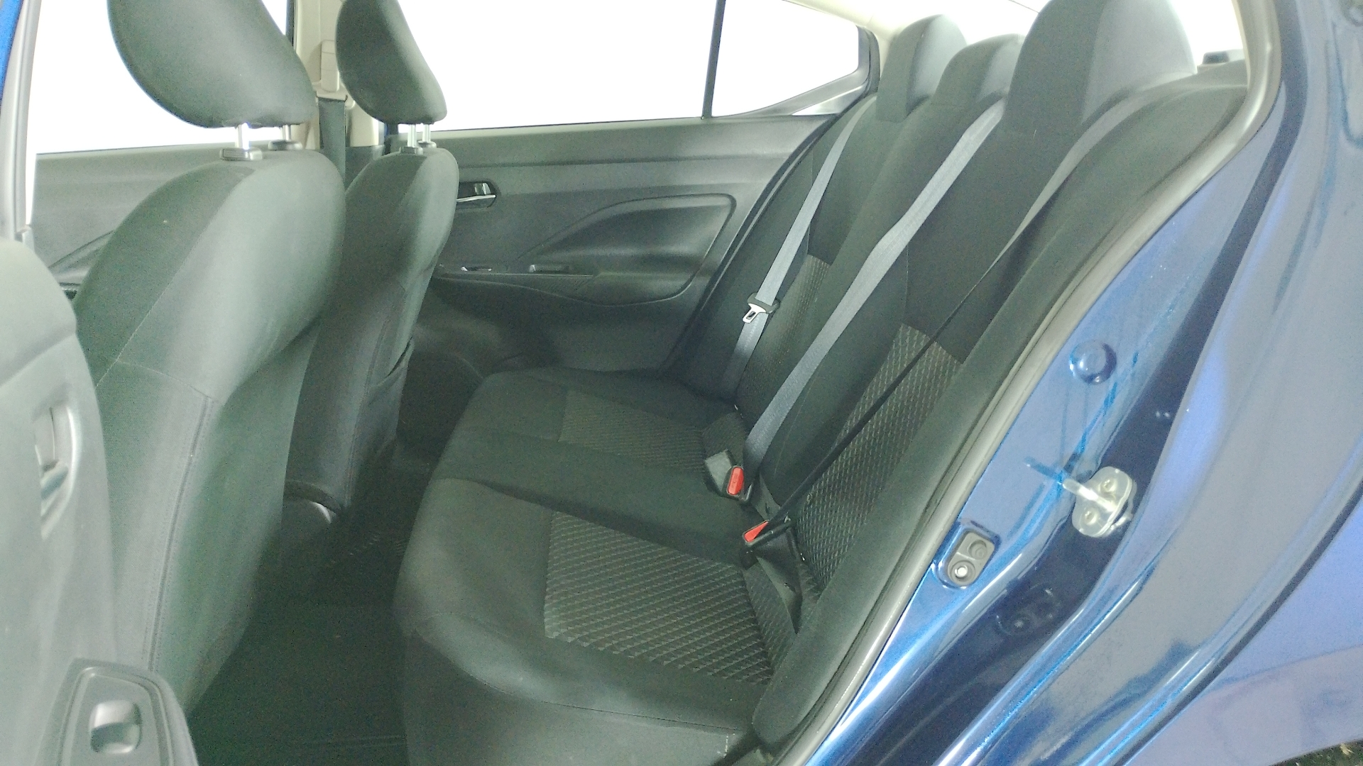 Nissan Versa — foto 13 de 15