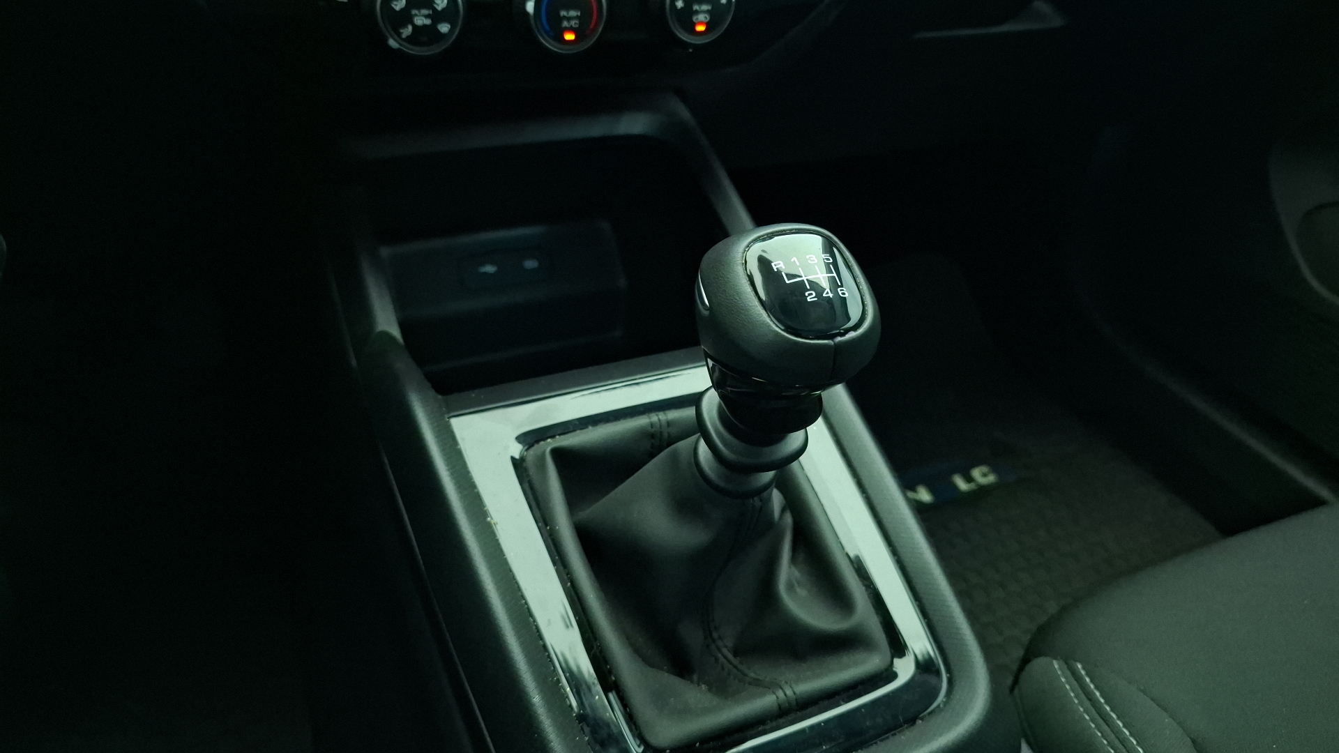 Chevrolet Sail — foto 11 de 16