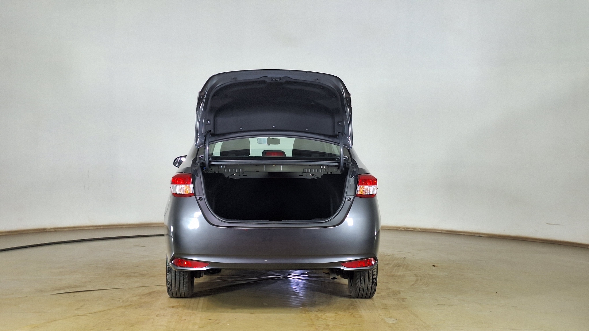 Toyota Yaris — foto 6 de 17