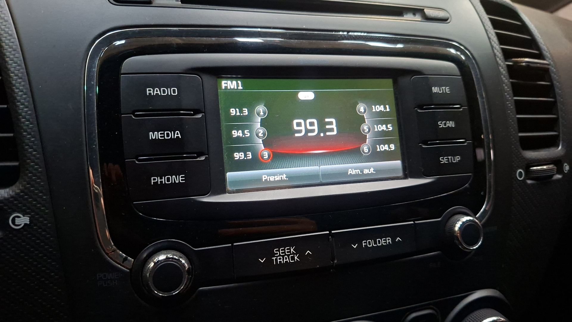 KIA Cerato 5 — foto 11 de 18
