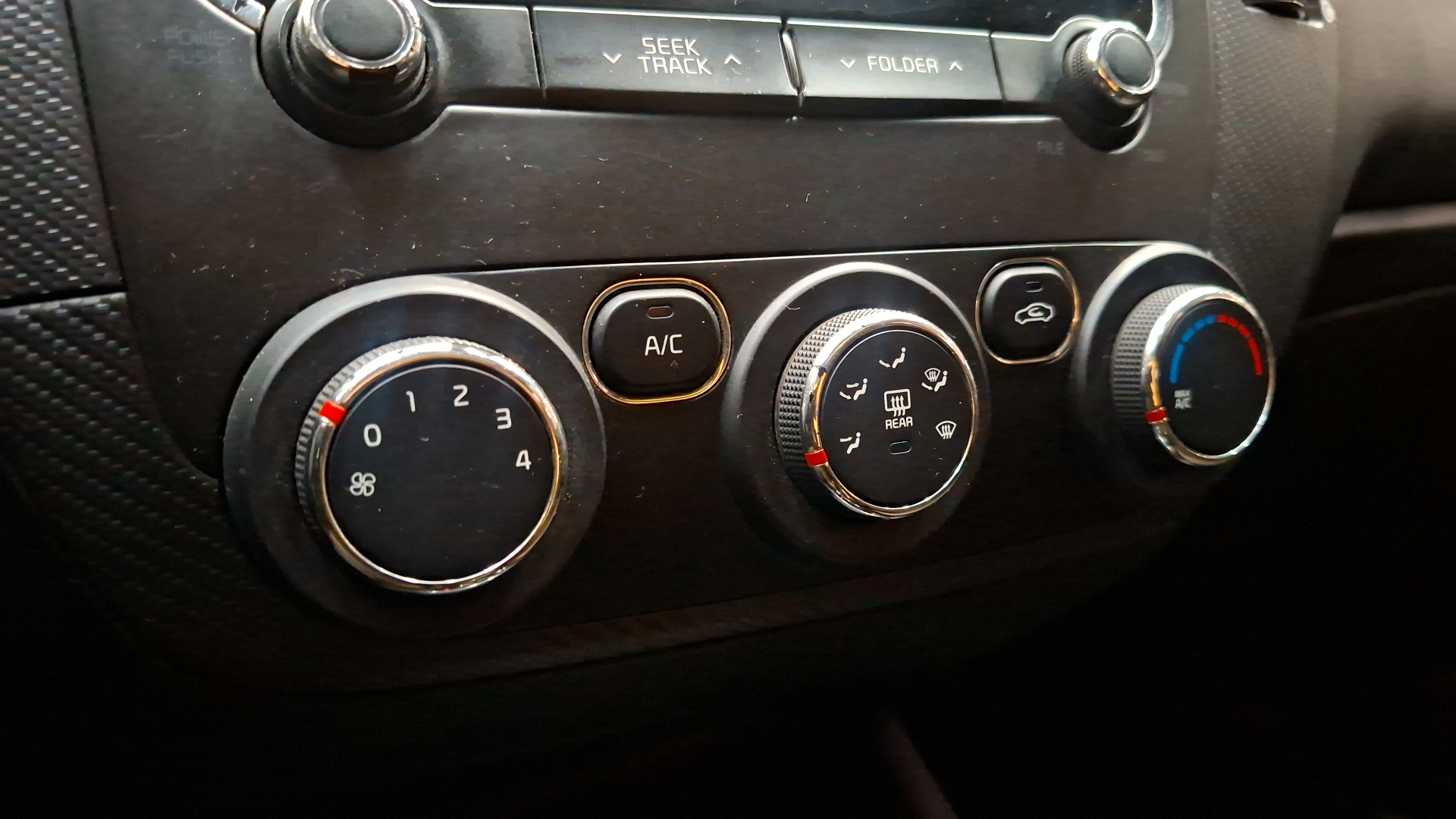 KIA Cerato 5 — foto 17 de 18