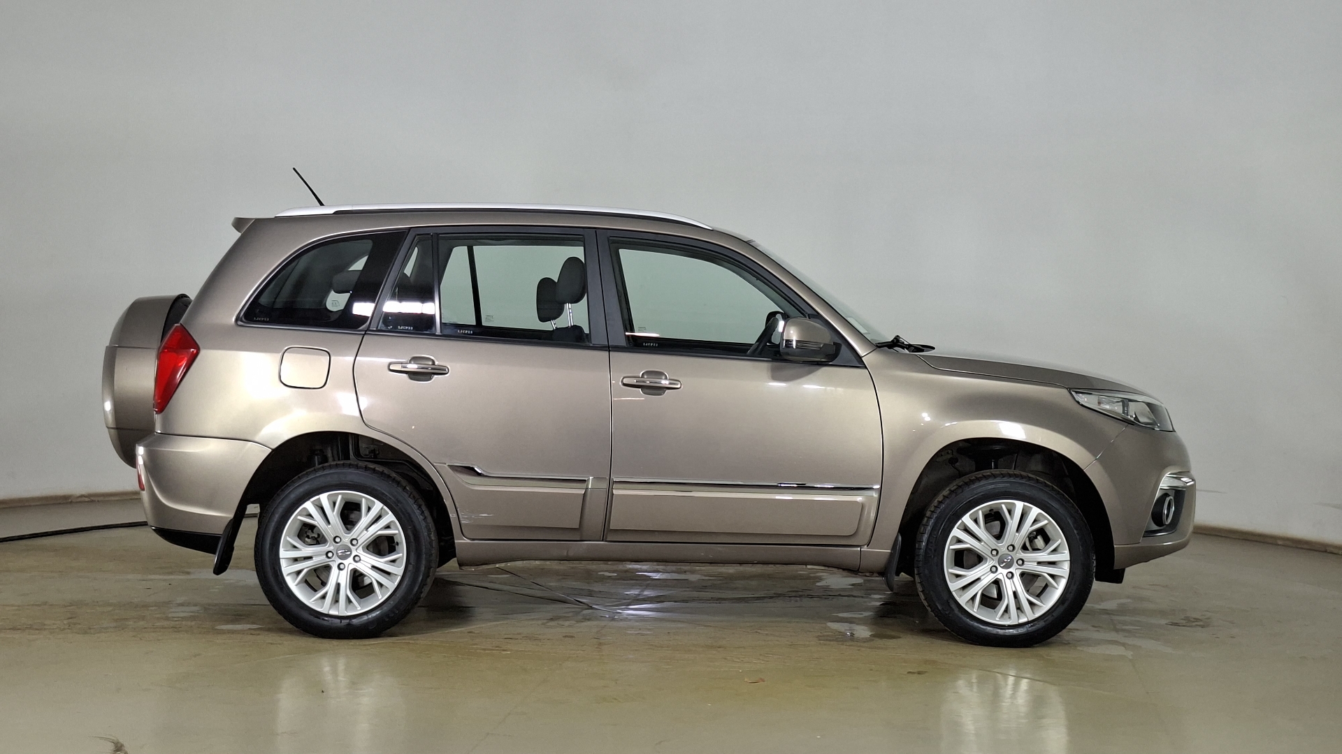 Chery Tiggo 3 — foto 4 de 15