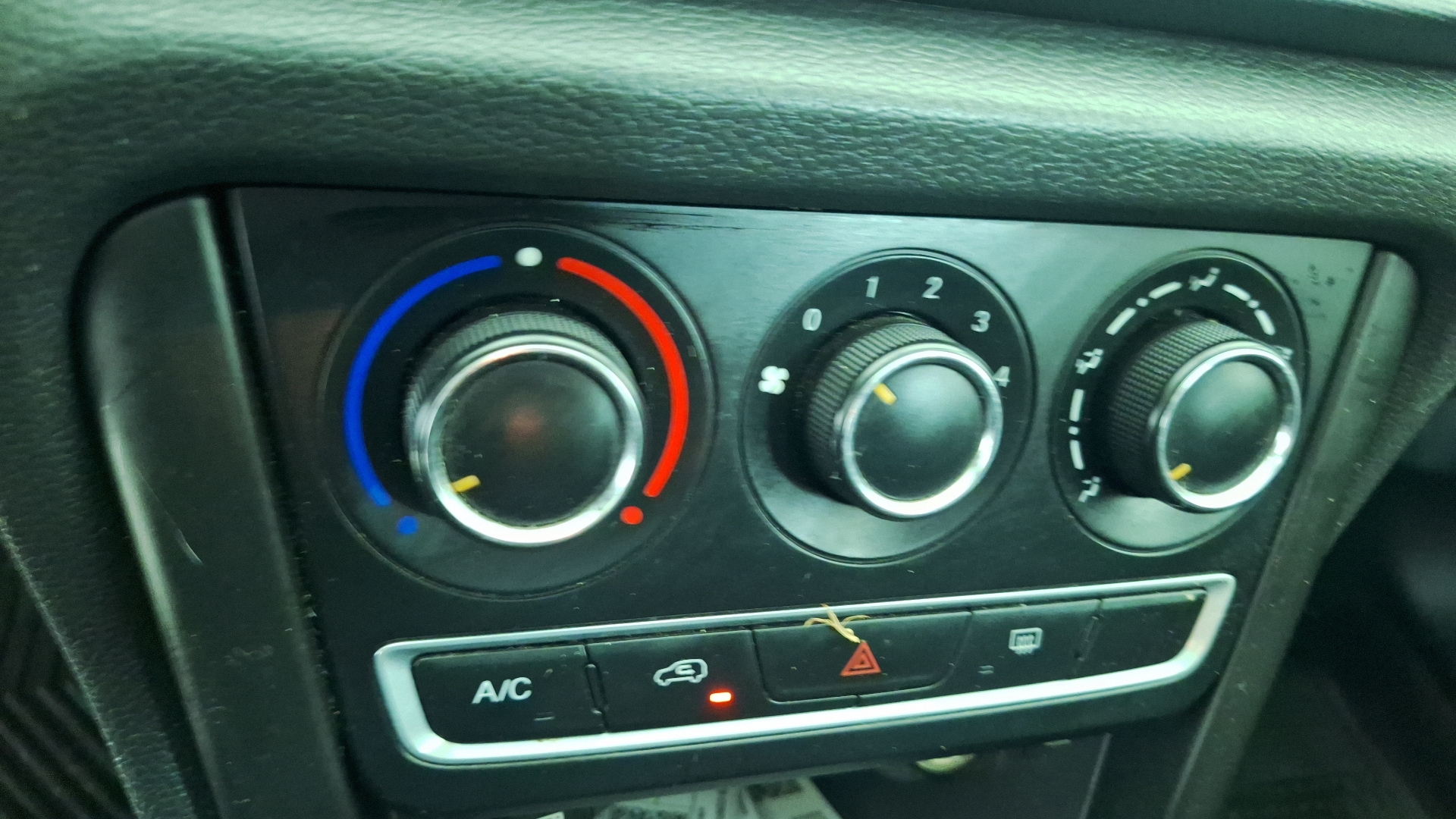 Chery Tiggo 3 — foto 14 de 15
