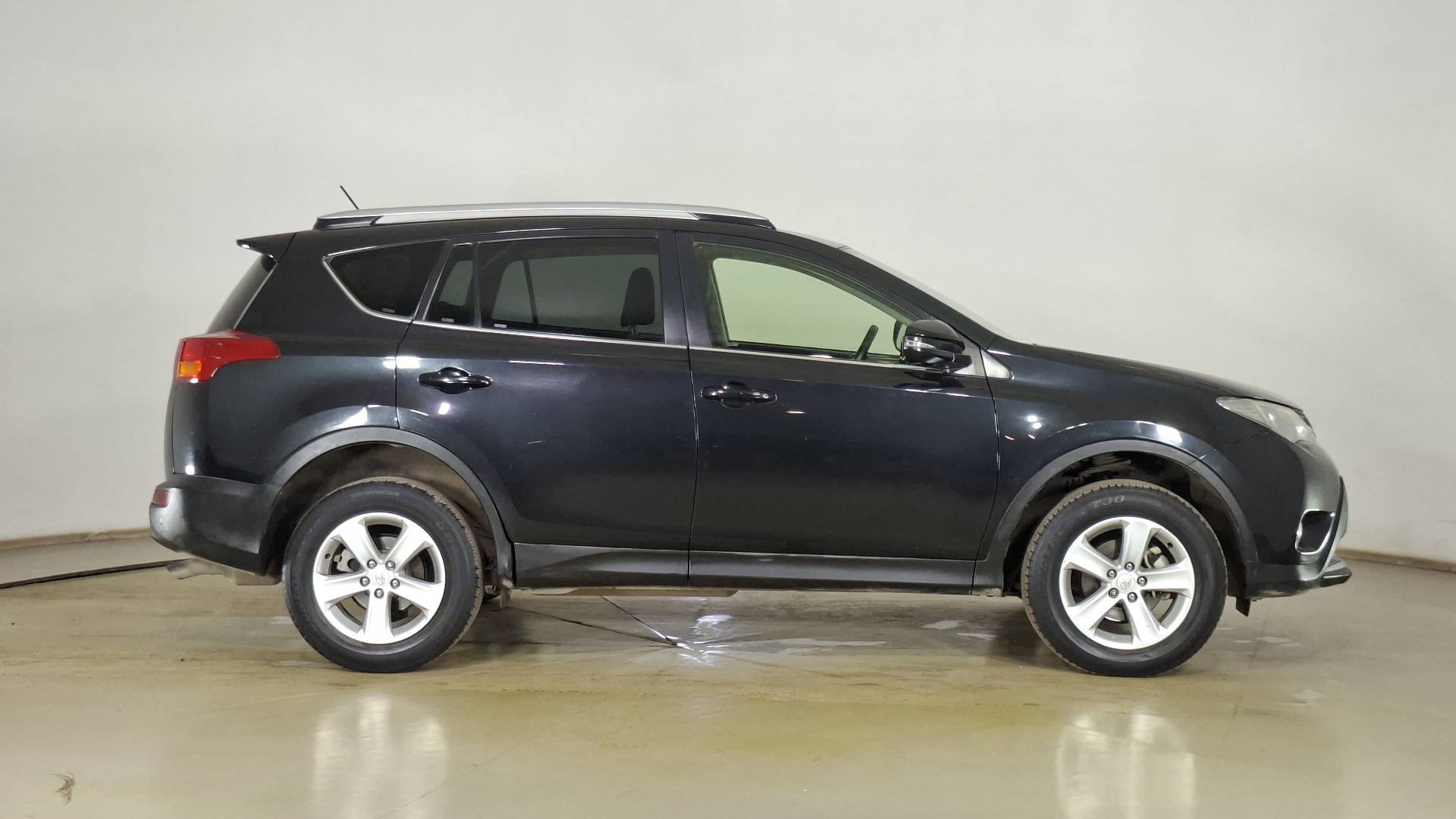 Toyota RAV4 — foto 4 de 16