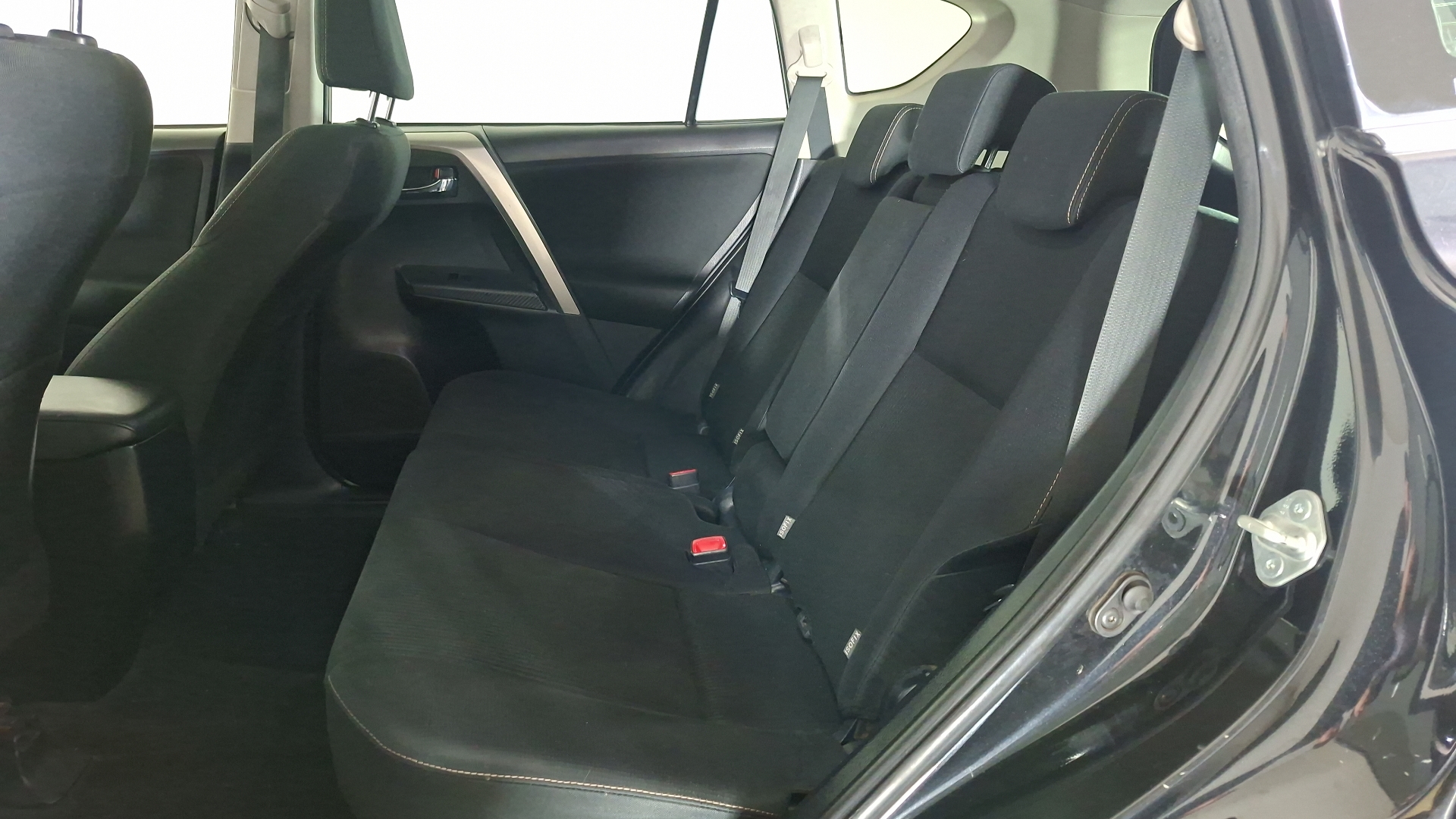 Toyota RAV4 — foto 14 de 16