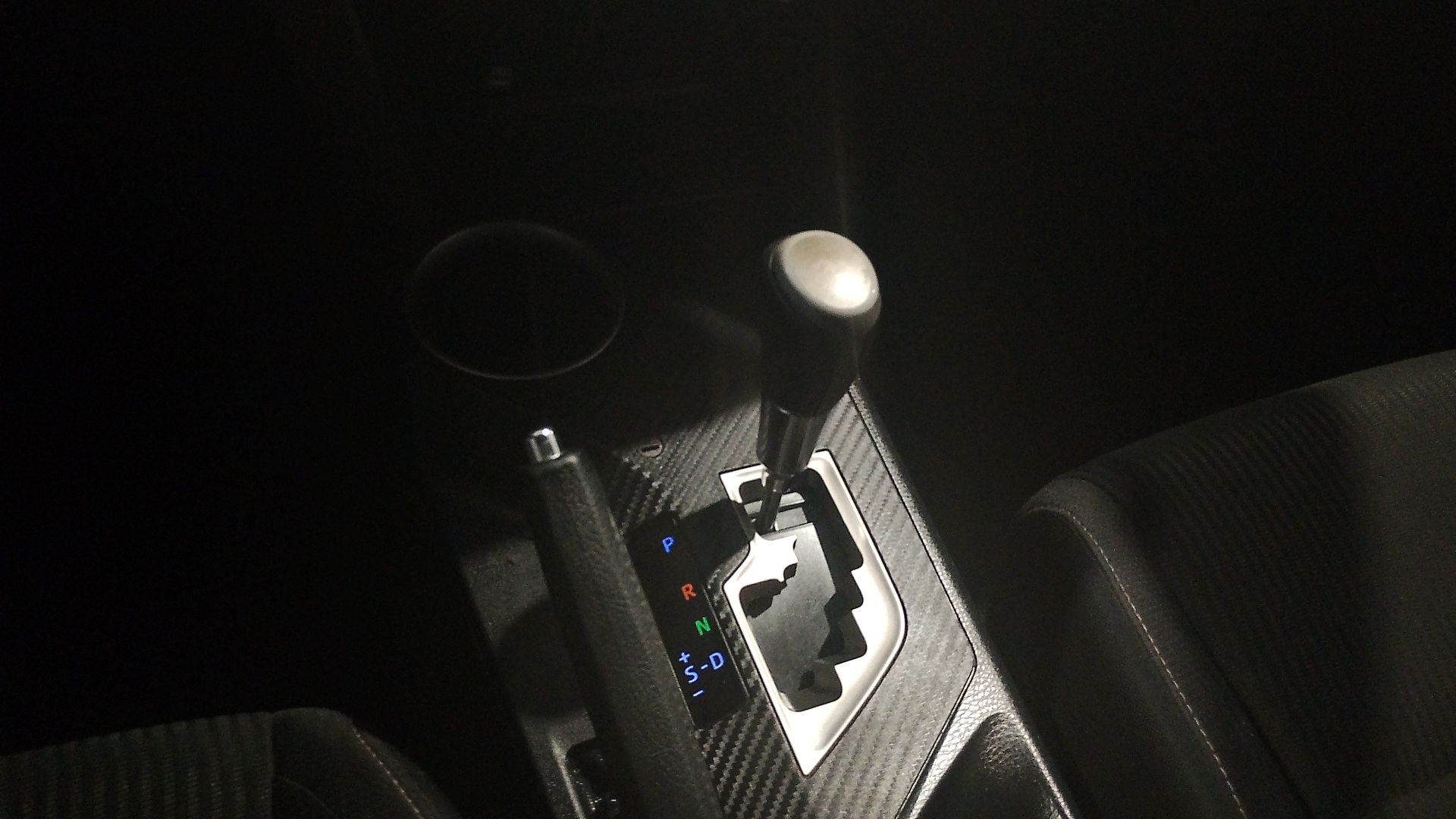 Toyota RAV4 — foto 11 de 16