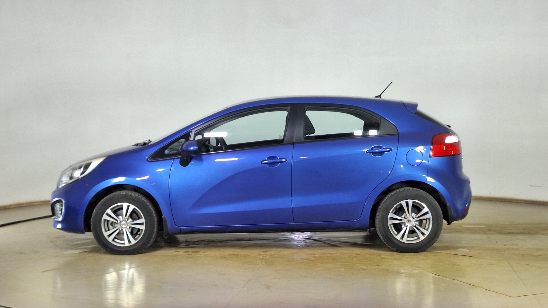 KIA Rio5 — foto 7 de 15