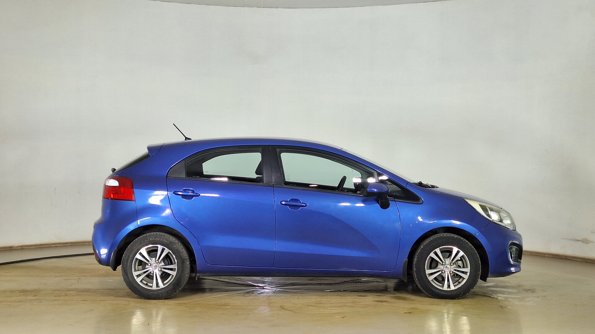 KIA Rio5 — foto 4 de 15