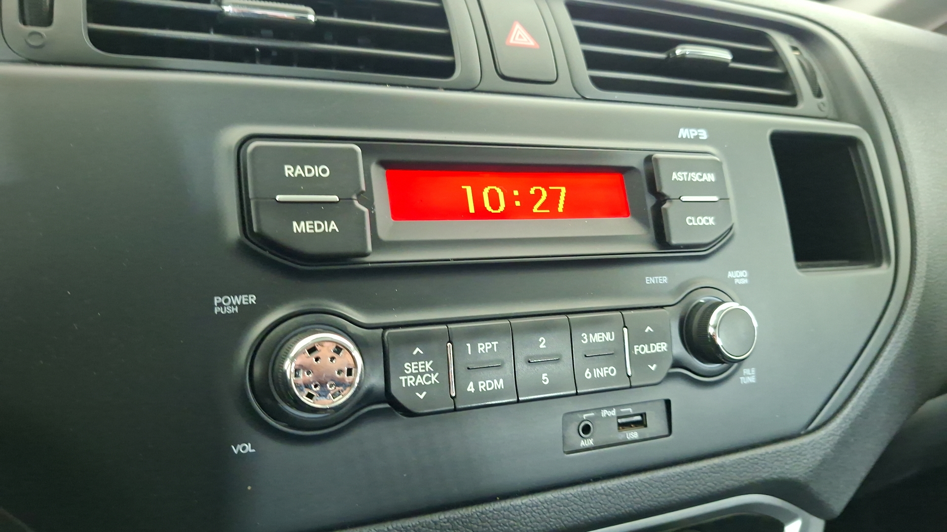KIA Rio5 — foto 10 de 15