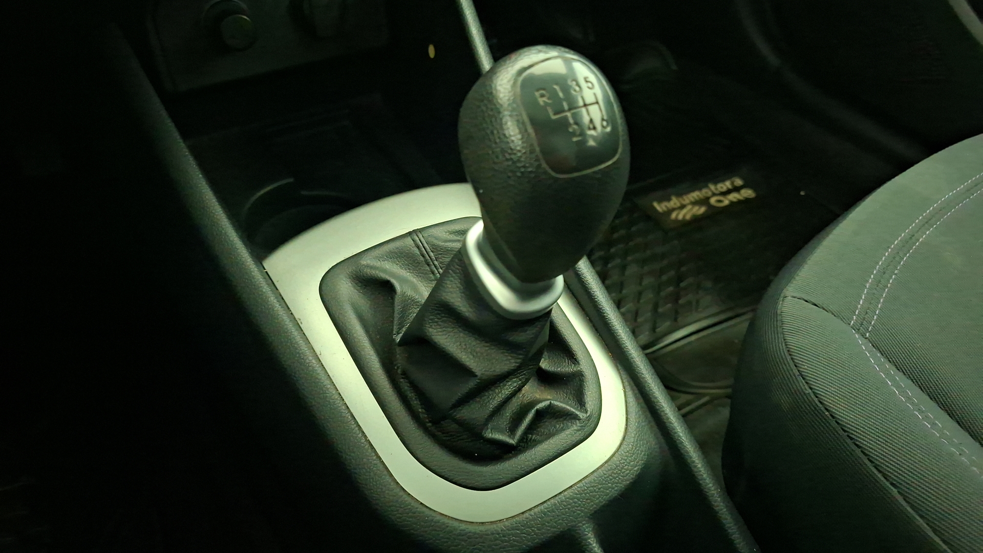 KIA Rio5 — foto 11 de 15