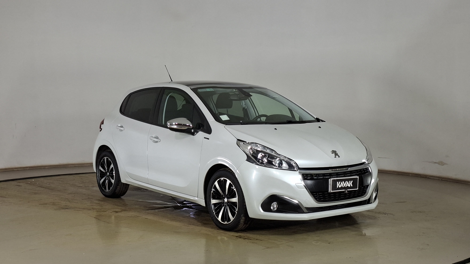 Peugeot 208 — foto 3 de 17